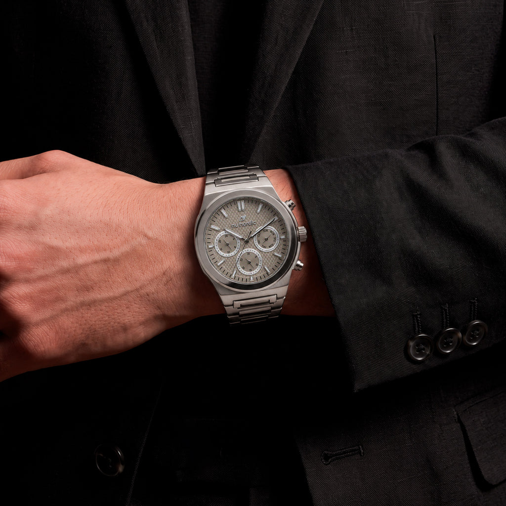 Reloj Nu Nordic Análogo | Carátula Textura de Cuadros | Extensible de Acero Inoxidable
