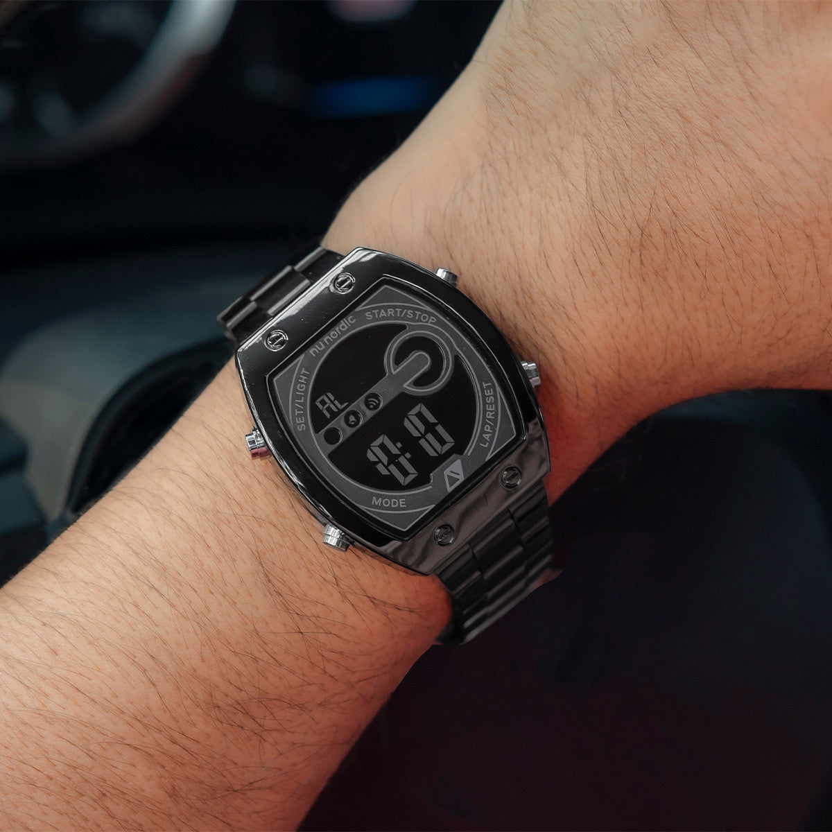 Reloj Digital Nu Nordic Extensible de Acero Inoxidable con Broche